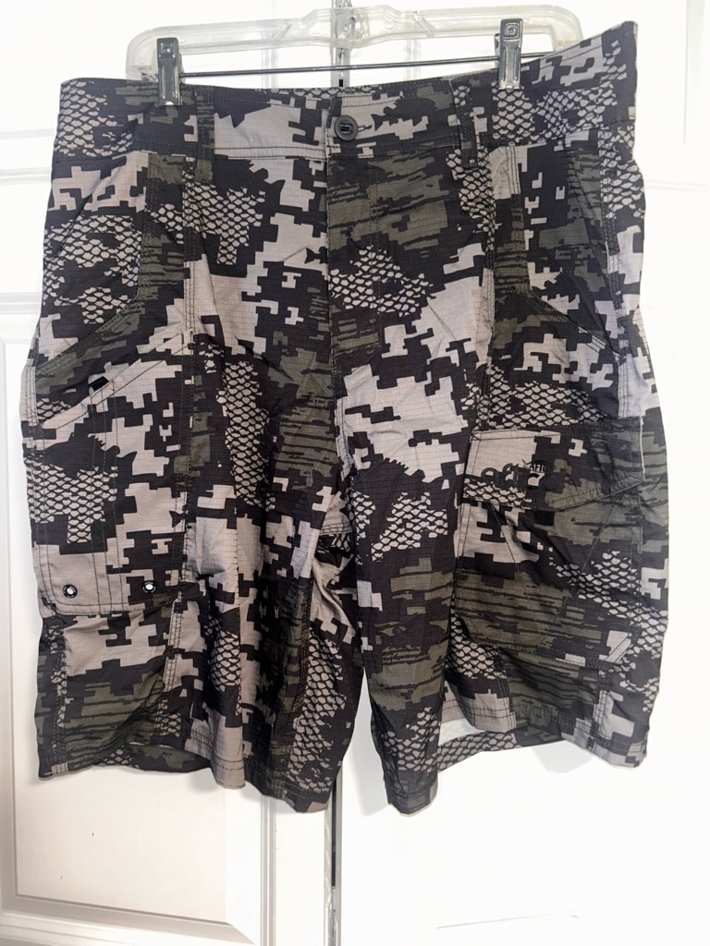 AFTCO Men's Digital Camo Cargo Shorts - Black & Olive
